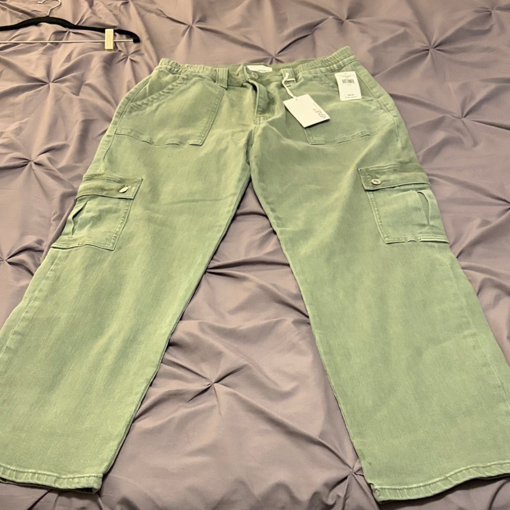 Vervet Cargo Jeans in Sage Green - Women's Relaxed Fit